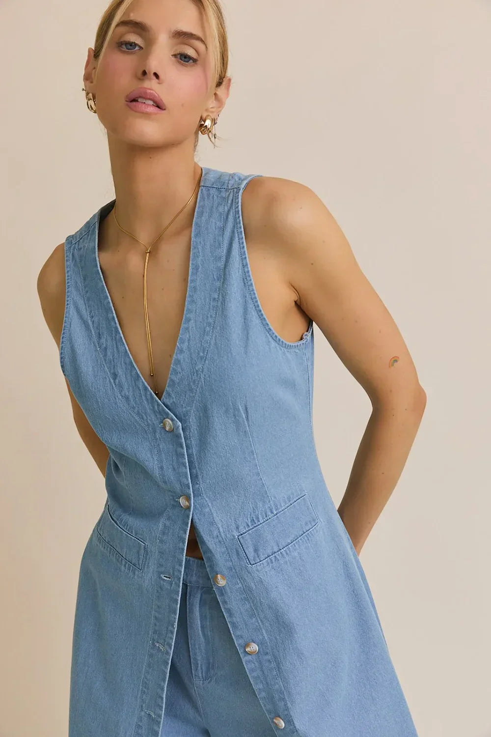 Denim Sleeveless Button Front Two Pocket Vest Long Tunic Top