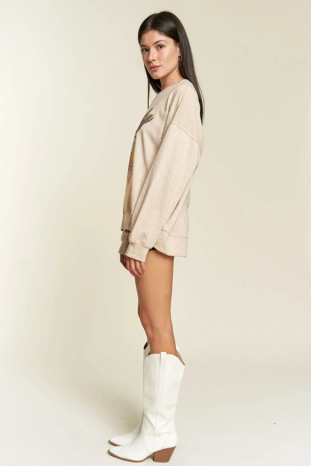 Plus Size Howdy Smiley Face Graphic Oversized Crew Neck Casual Pullover Sweatshirt - Tasha Apparel Wholesale