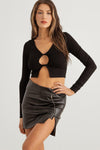 Black Ribbed Front Cut-Out Twist Long Sleeve Crop Top /2-2-2