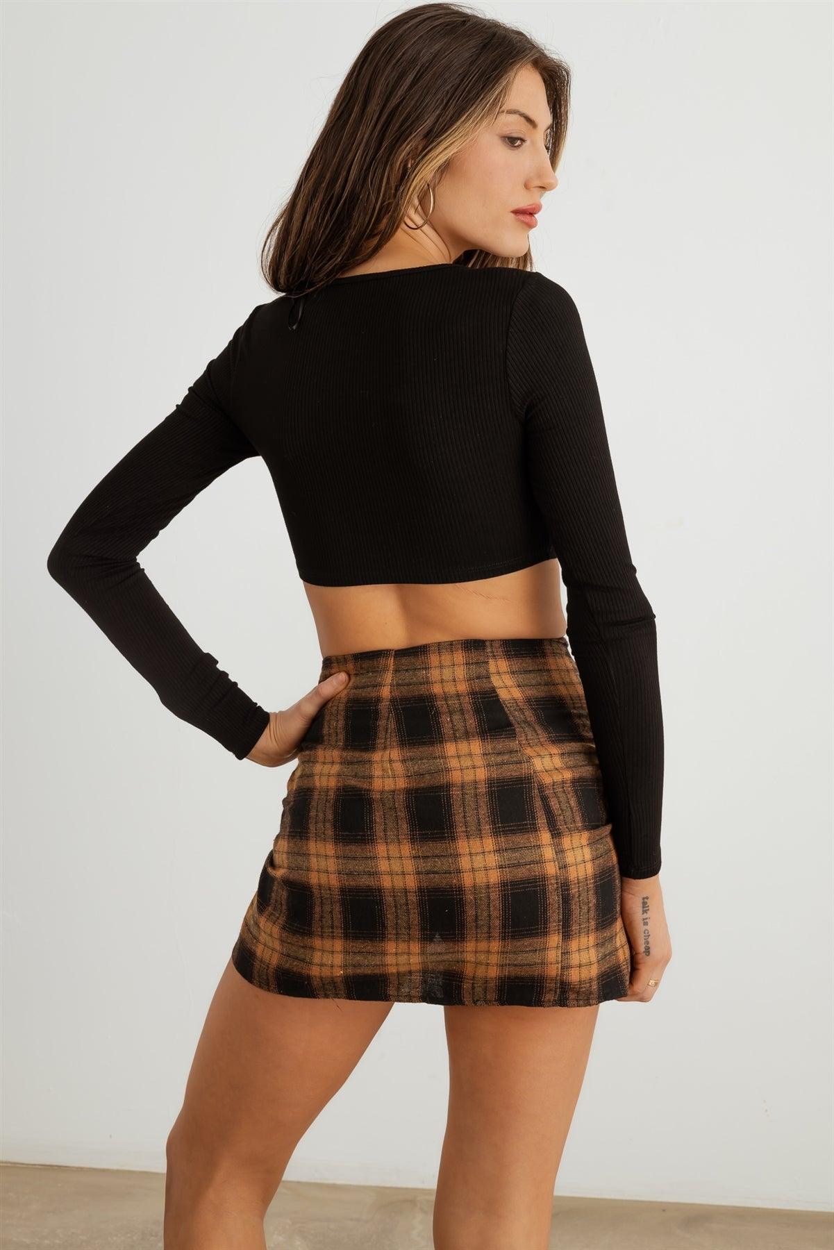 Black Ribbed Pearl Button-Up Long Sleeve Crop Top /2-2-2