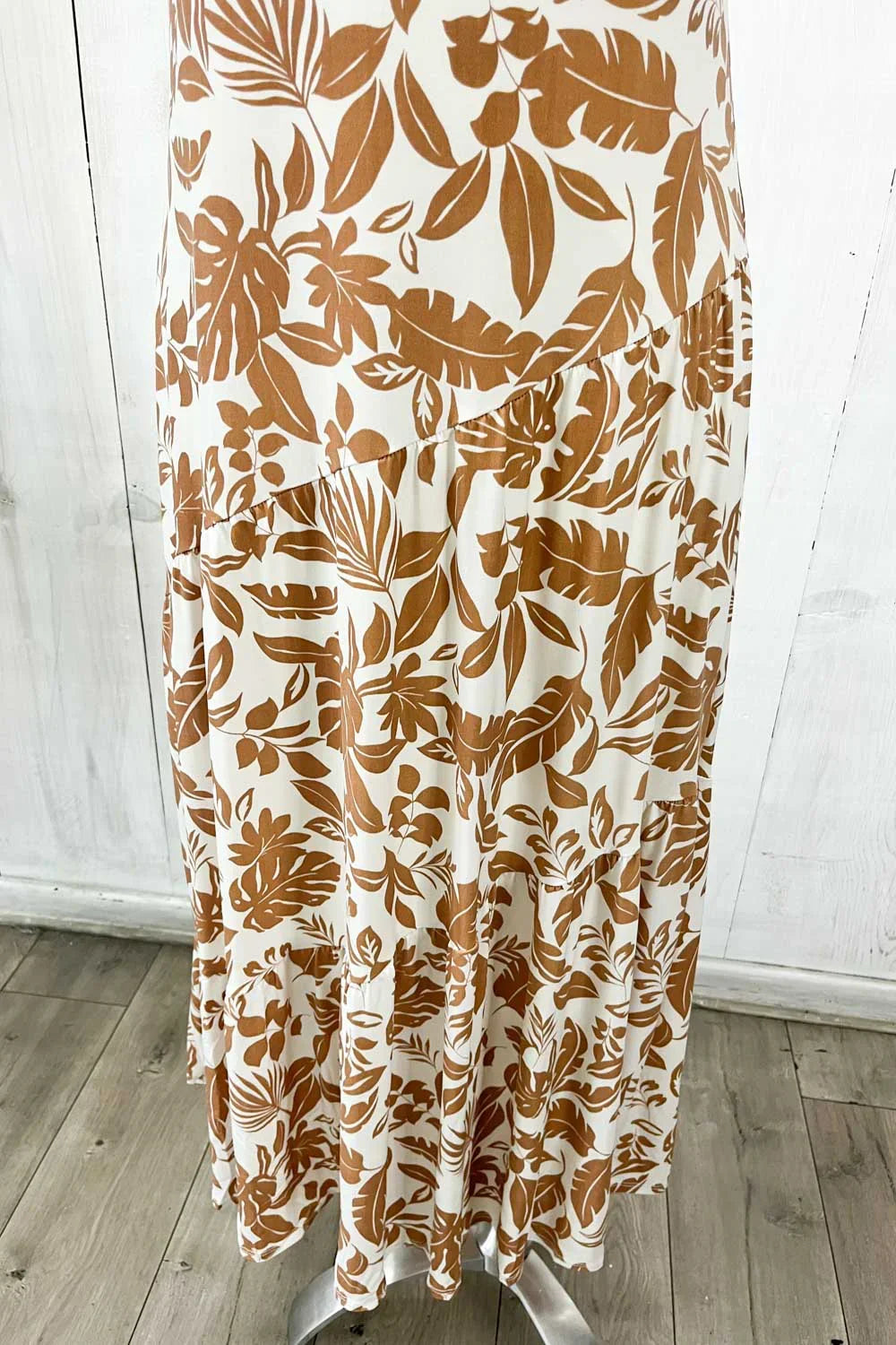 Plus Size Cream Brown Tropical Leaf Print Sweetheart Neck Short Sleeve Maxi Dress
