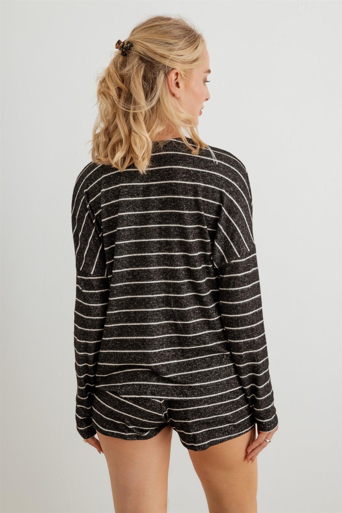 Black & White Striped V-Neck Long Sleeve Top & High Waist Shorts Set /2-2-2