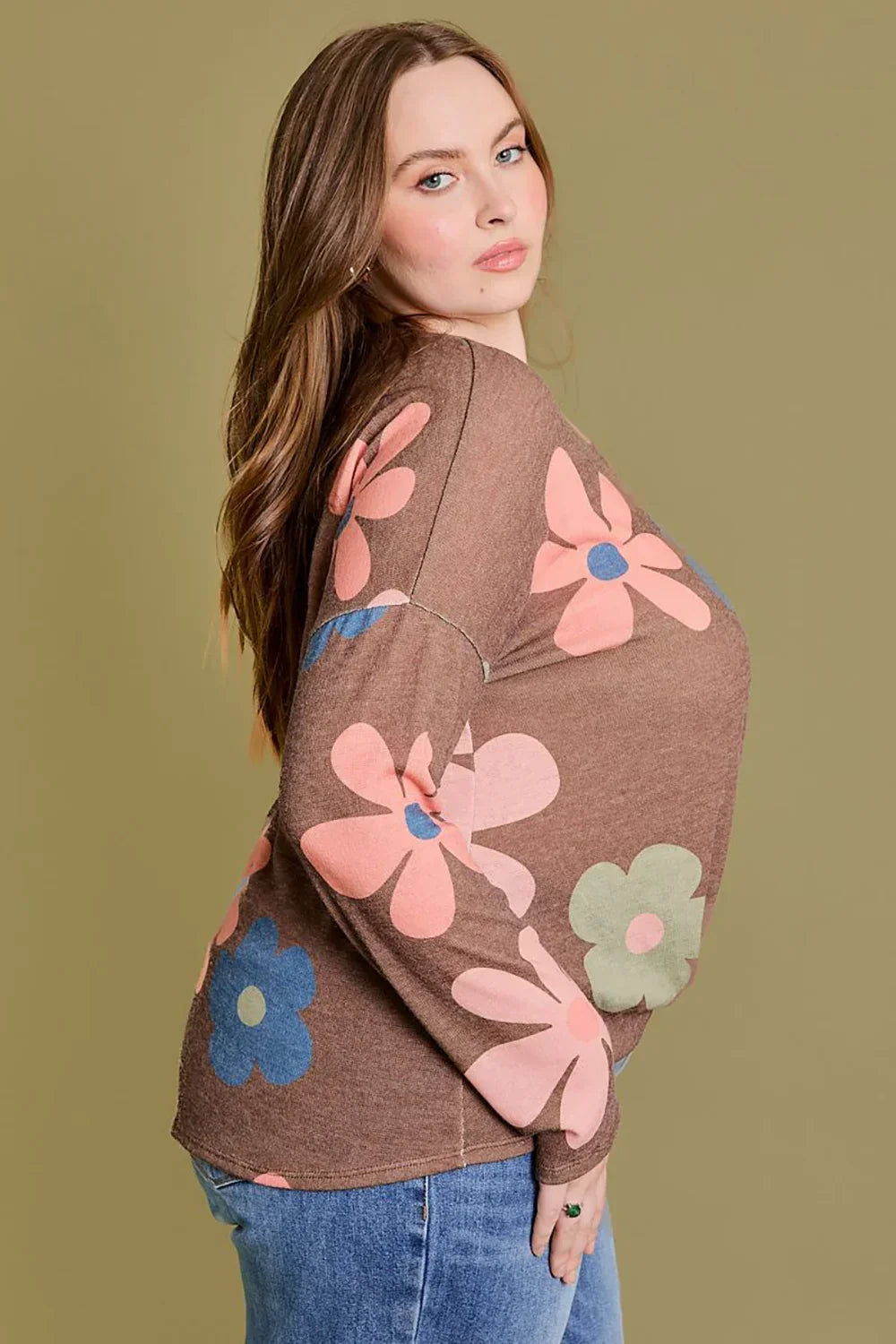 Plus Size Retro Floral Print Long Sleeve Twisted Hem Relaxed Fit Boutique Top