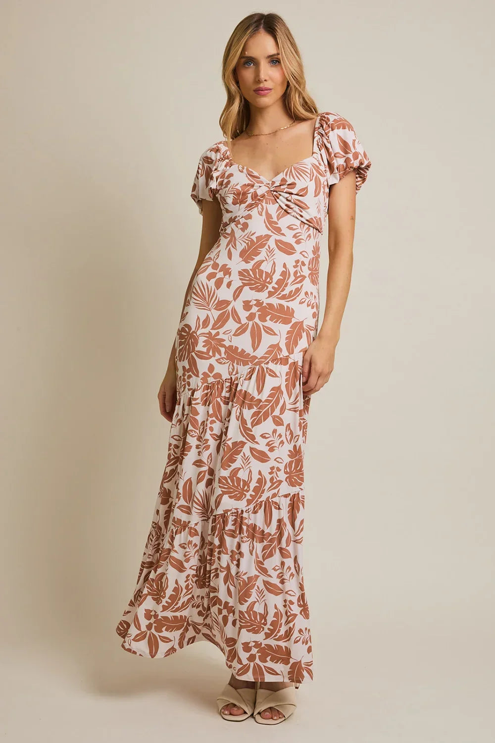 Plus Size Cream Brown Tropical Leaf Print Sweetheart Neck Short Sleeve Maxi Dress