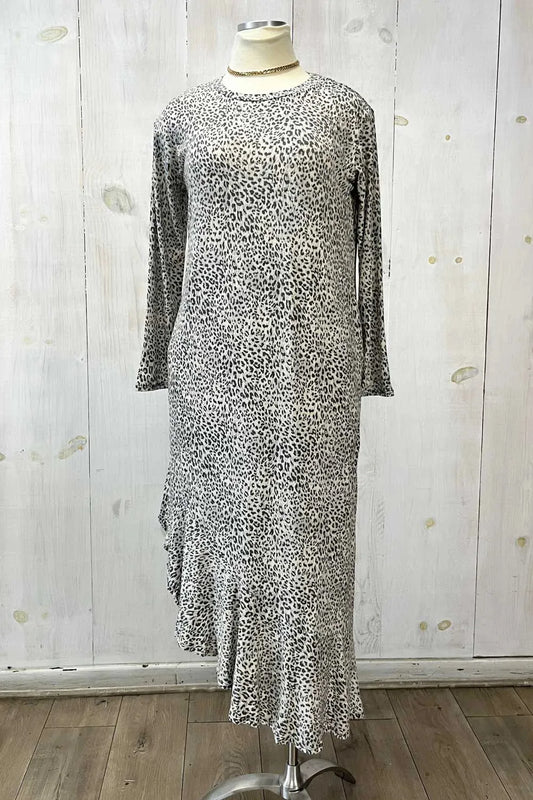 Plus Size Leopard Print Long Sleeve Side Pocket Asymmetric Maxi Dress Plus Size Leopard Print Long Sleeve Side Pocket Asymmetric Maxi Dress