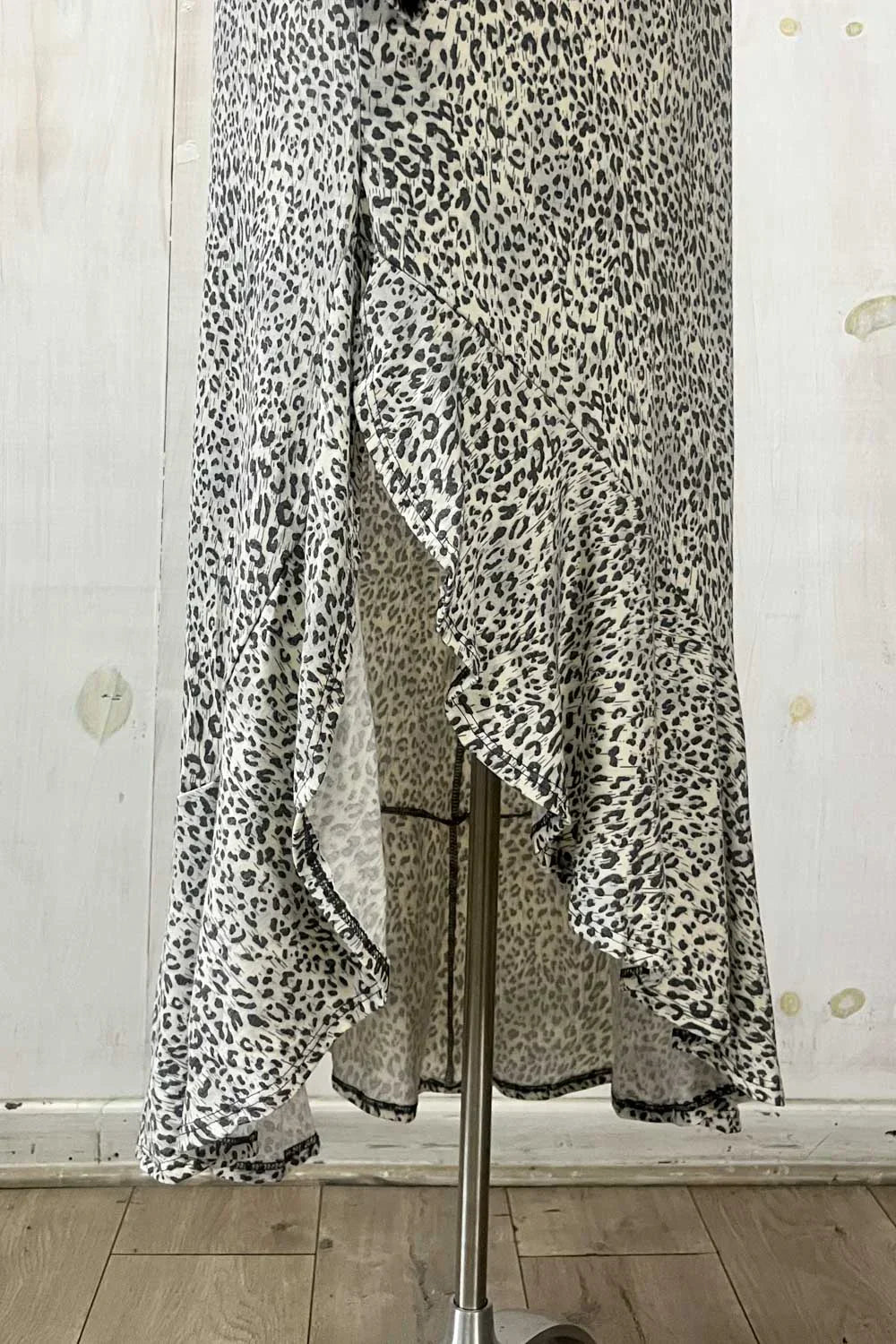 Plus Size Leopard Print Long Sleeve Side Pocket Asymmetric Maxi Dress