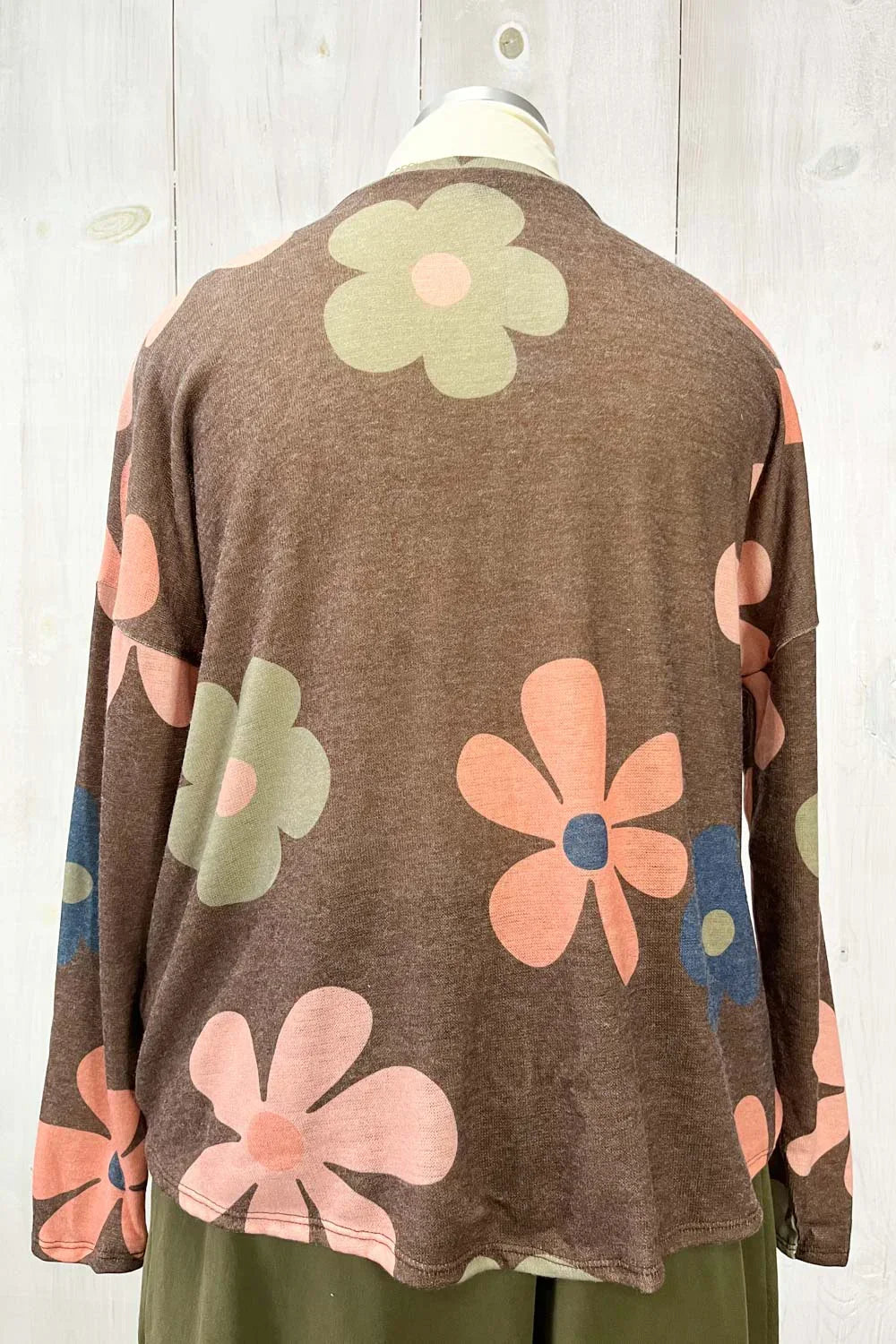 Plus Size Retro Floral Print Long Sleeve Twisted Hem Relaxed Fit Boutique Top