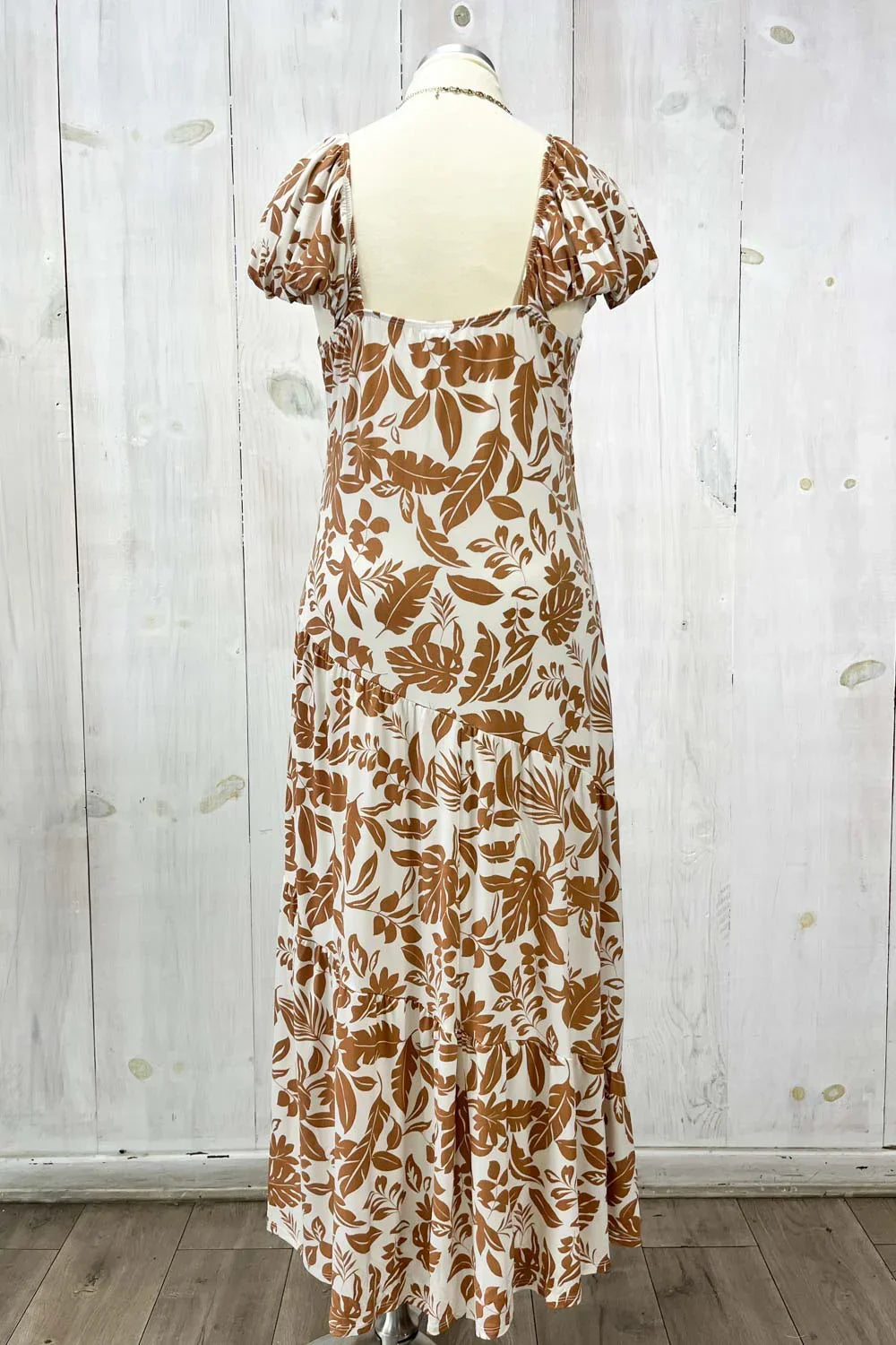 Plus Size Cream Brown Tropical Leaf Print Sweetheart Neck Short Sleeve Maxi Dress