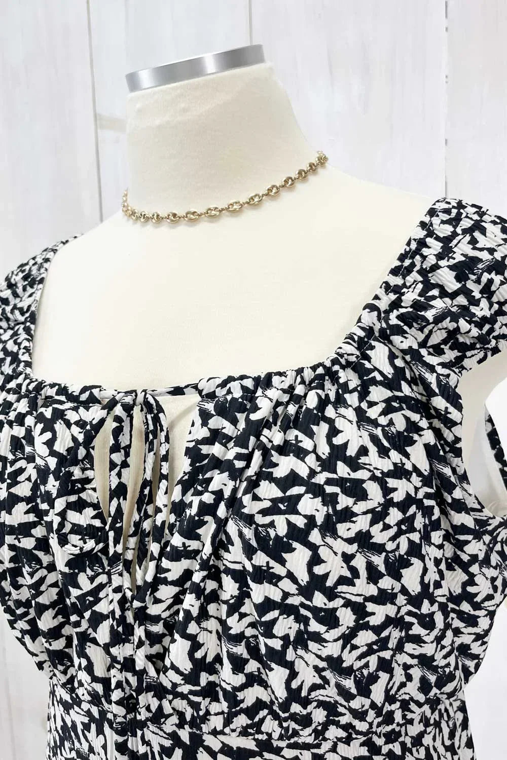 Plus Size Black White Abstract Print Off Shoulder Ruffle Sleeve Maxi Dress