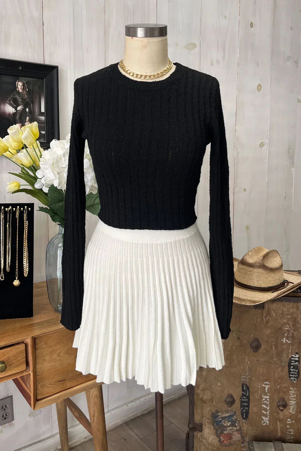 Black Ribbed Long Sleeve Fitted Cropped Boutique Knit Sweater Top