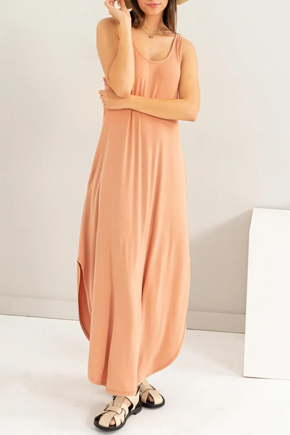 Sleeveless Two Side Pocket Flowing Maxi Dress Sleeveless Two Side Pocket Flowing Maxi Dress