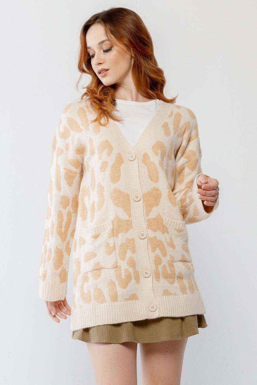Cream Giraffe Print Front Button-Up Two Pocket Long Sleeve Sweater Cardigan /2-2-2