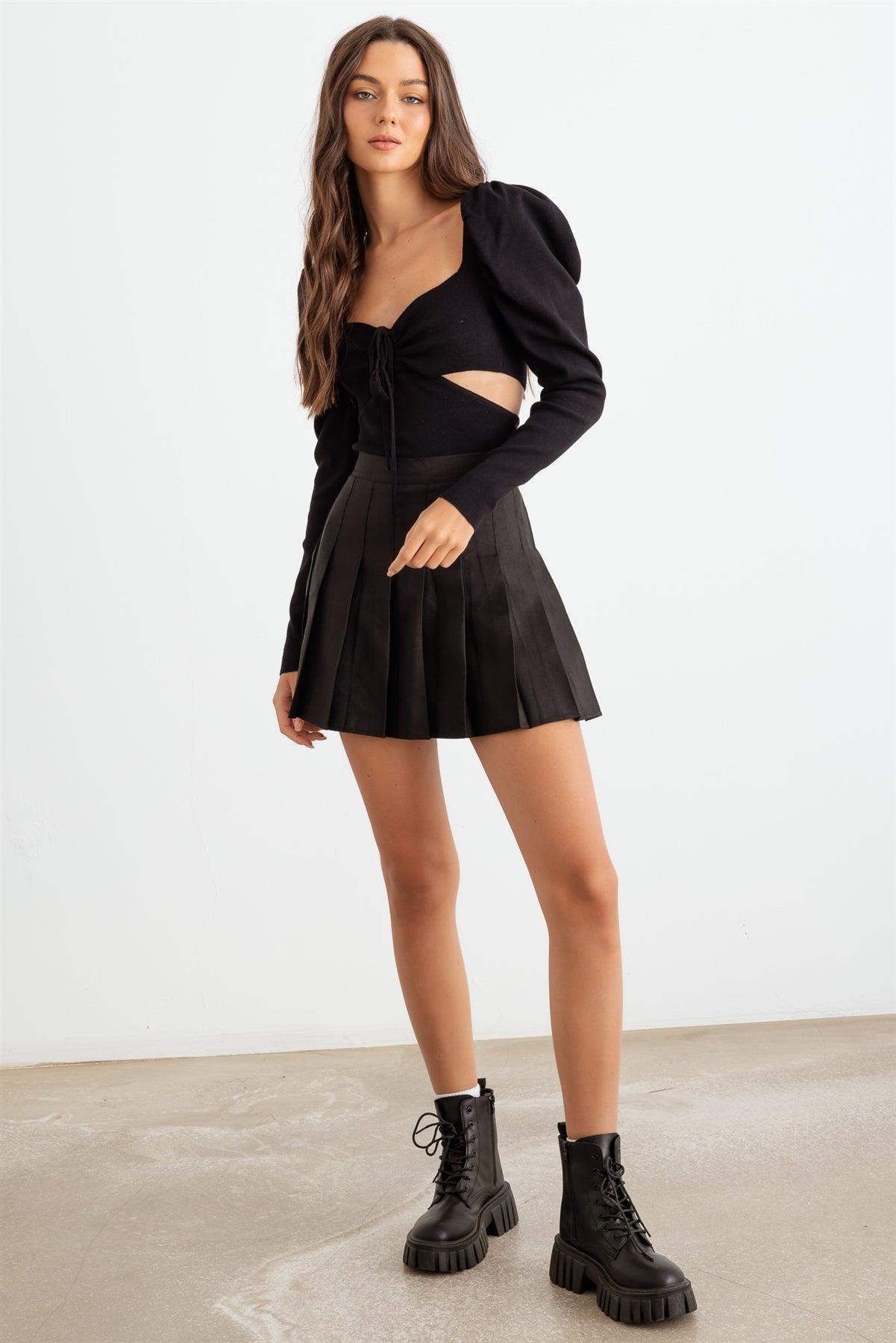 Black Ruched Puff Long Sleeve Cut-Out Crop Top /2-2-2