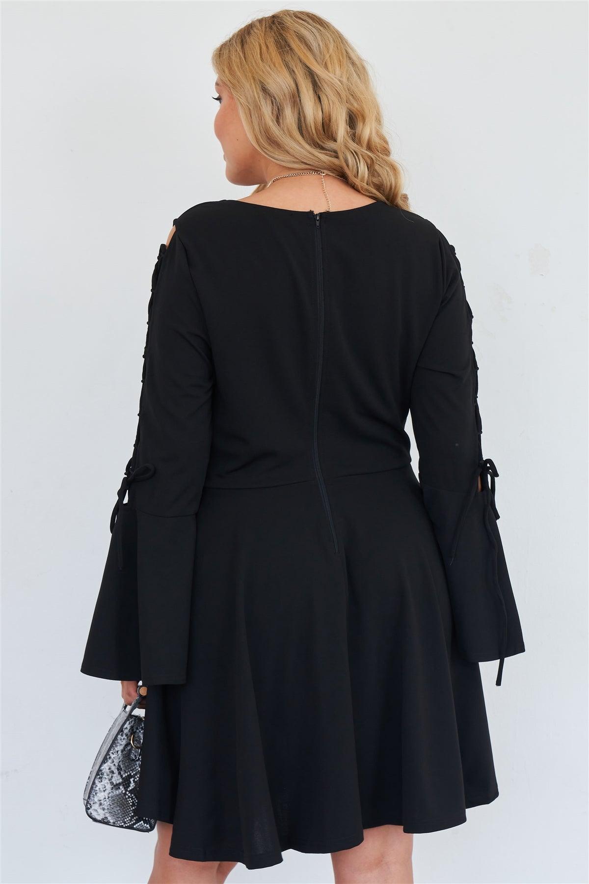 Junior Plus Size Black Lace Up Detail Bell Sleeve Dress /2-2-2-1