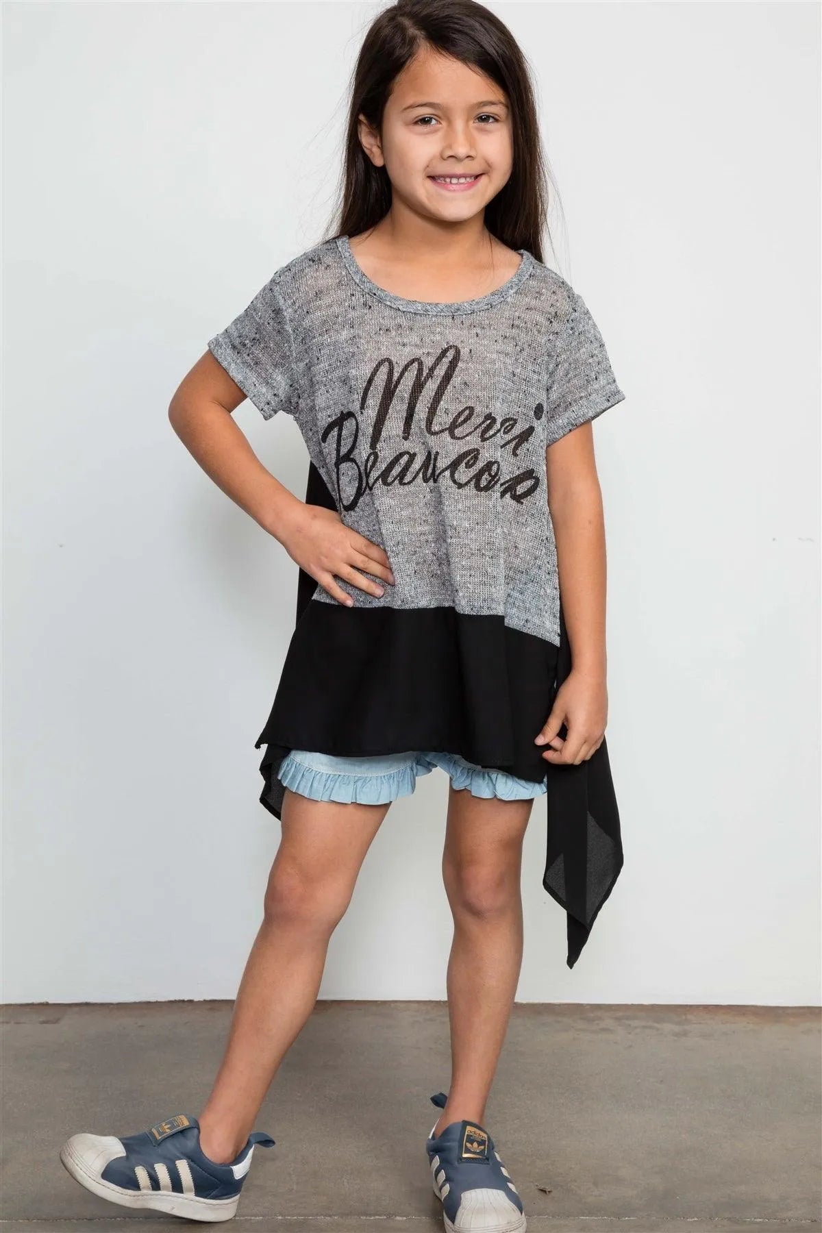Wholesale Girls Charcoal ColorBlock Graphic Front Top / 1-2-2-1