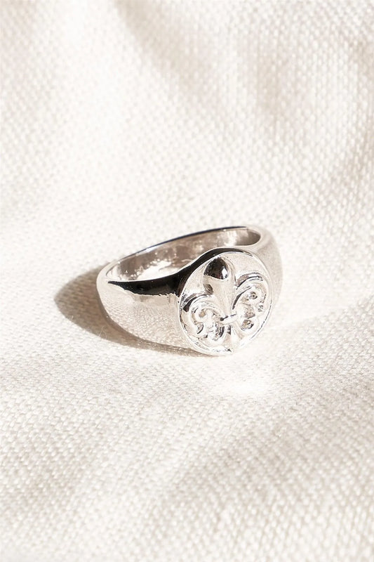 Silver Fleur-De-Lis Engraved Metallic Ring /5 Pieces - Tasha Apparel Wholesale