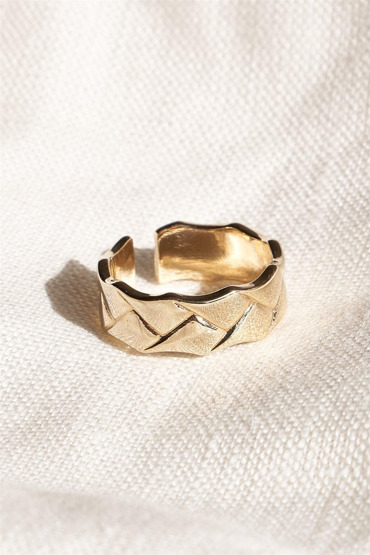 Gold Metallic Textured Ring /6 Pieces