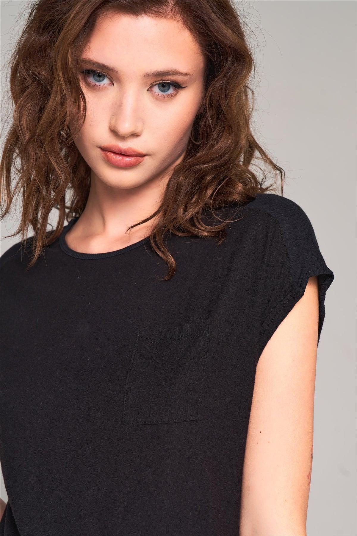 Black Ribbed Shoulder Round Neck Chest Pocket Detail Relaxed Tee /1-2-2-1