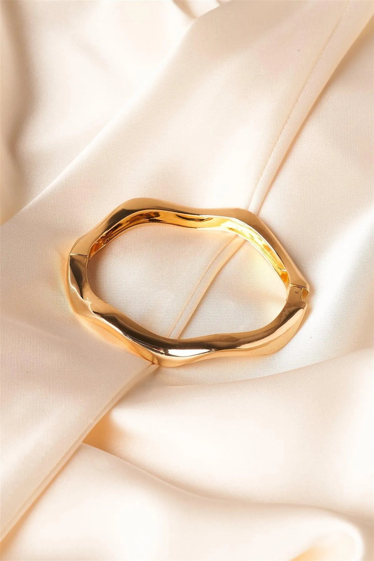 Gold Wavy Bangle Bracelet /6 Pieces - Tasha Apparel Wholesale