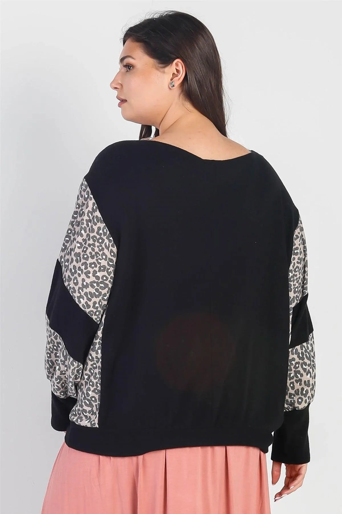 Junior Plus Black Flannel Leopard Print Colorblock Dolman Sleeve Top /3-2-1 - Tasha Apparel Wholesale