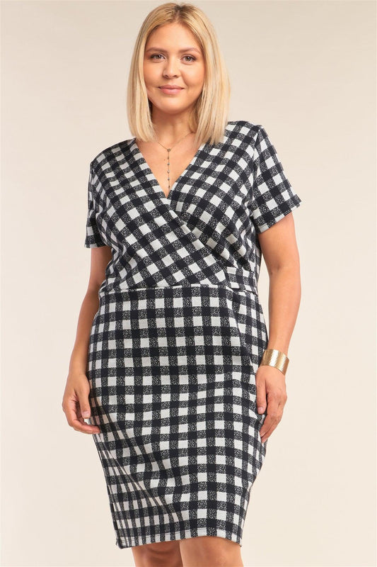 Junior Plus Size Black&White Checkered Fitted Wrap Deep Plunge V-Neck Dress