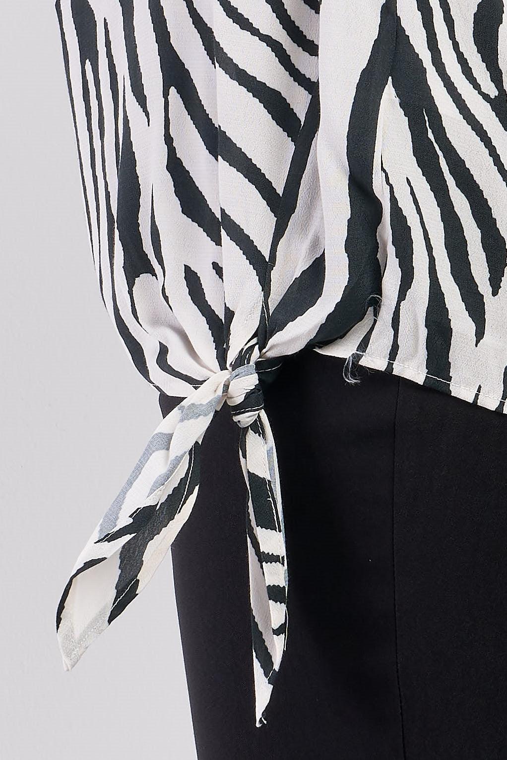 Junior Plus Black & White Zebra Print Sleeveless Self-Tie Detail Relaxed Fit Crew Neck Top /3-2-1